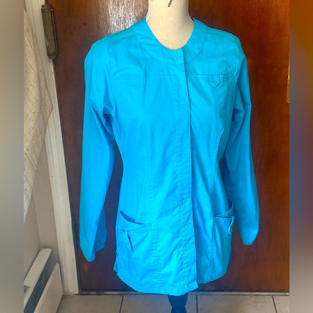 UA Butter-Soft SCRUBS STRETCH Women's 4-Pocket Scrub Top Blue, Snap Front SZ S